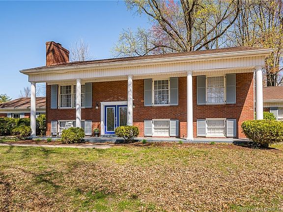 3rd image of 3018 Seminole Dr