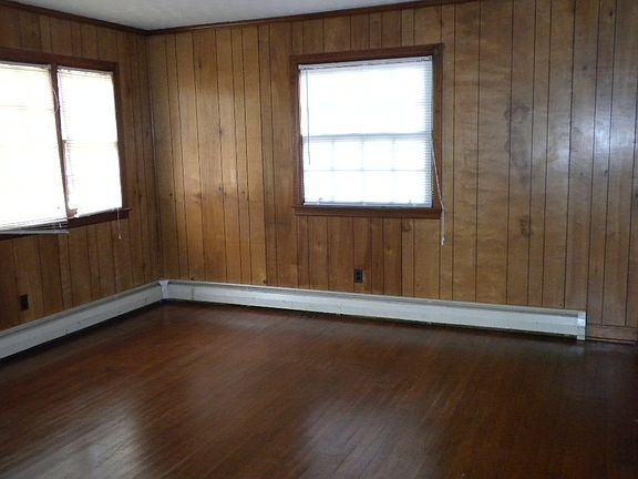 4th image of 804 Kenwood Ave #A