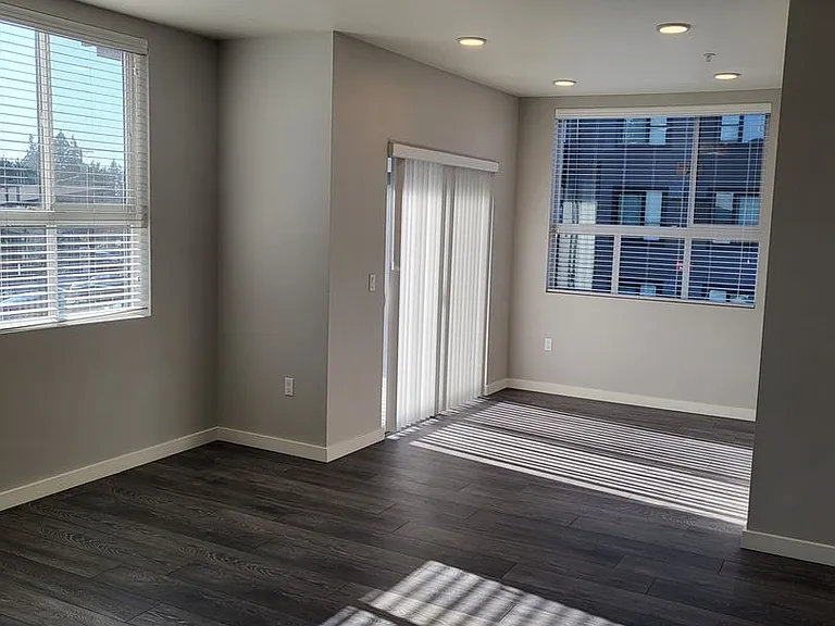 Pacific Ridge Apartments — Photo 39