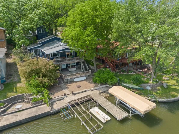 8418 Lakeshore Dr, Dexter, IA 50070