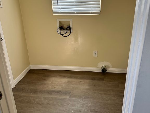 3rd image of 11136 Raymond Ave