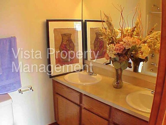 5th image of 2319 180th St E