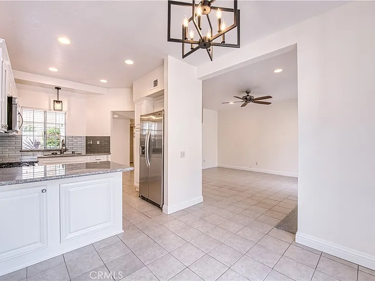 208 Chandon — Photo 10