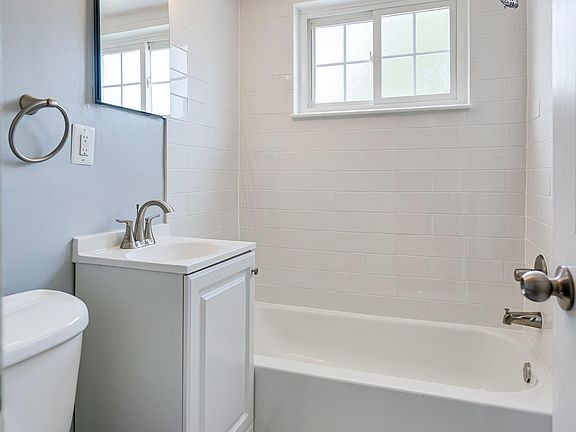 5th image of 1941 N Cameron St #7