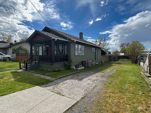 3rd image of 646 13th St