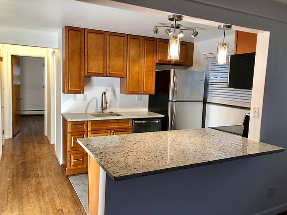 4th image of 2733 Cypress Way APT 2