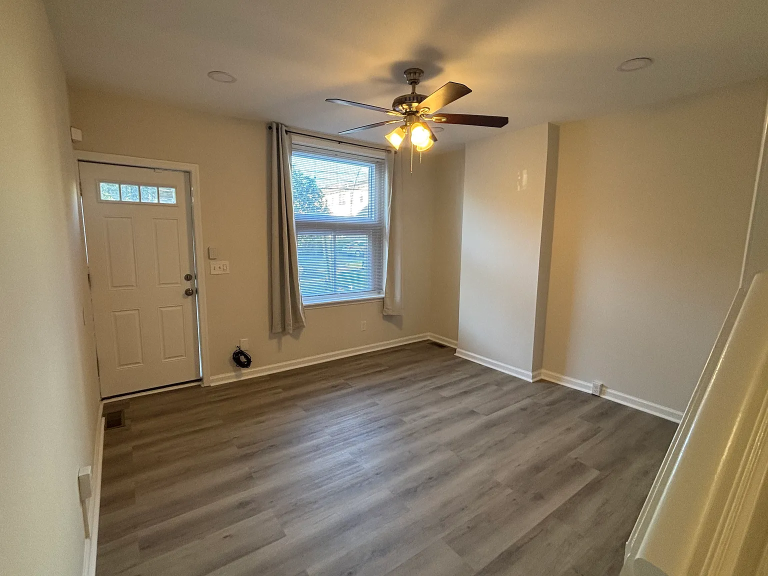 3 bed, 1596 sqft, $2,500 — Photo 3