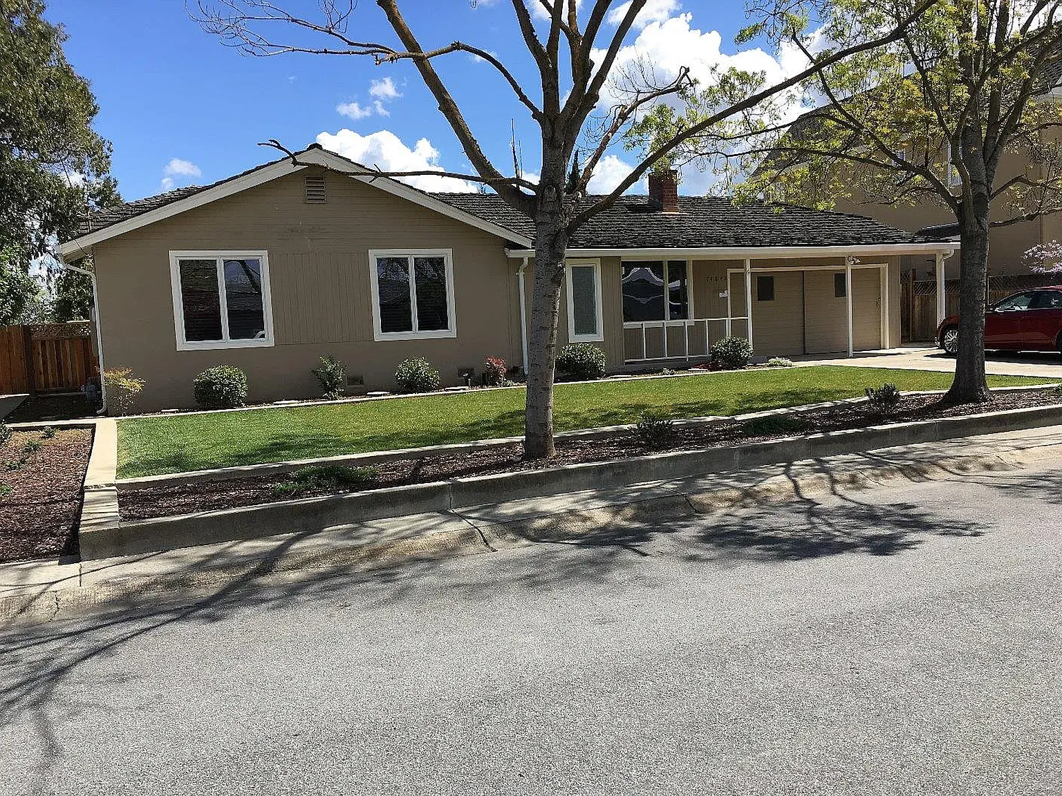 3 bed, 1108 sqft, $3,950 — Photo 1