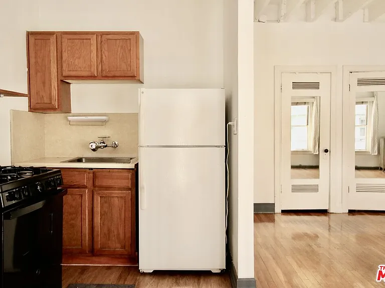 2121 James M Wood Blvd #310 — Photo 9