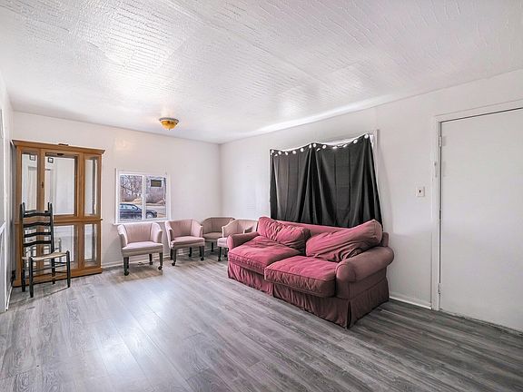 5th image of 933 E Foss Ave