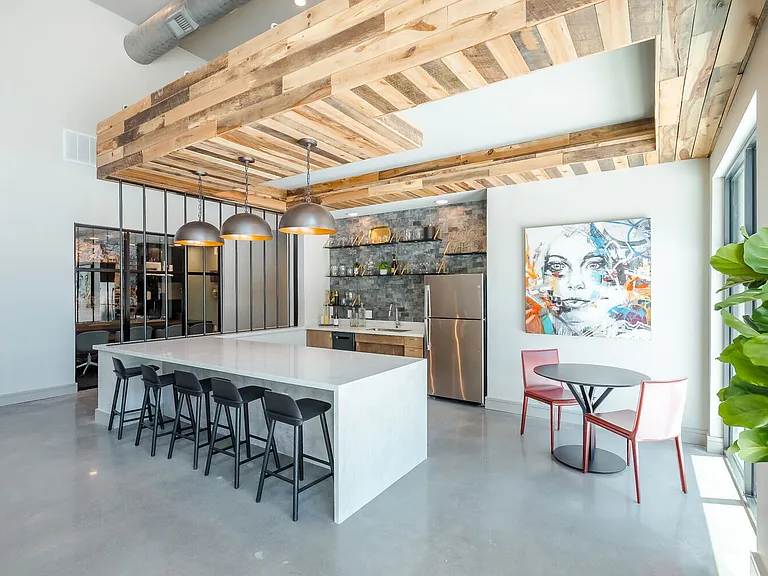 Vue on Riverfront — Photo 10