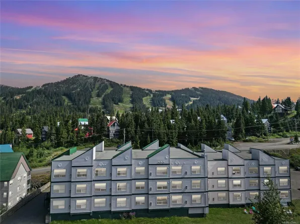 1105 Henry Rd #101, Courtenay, BC V9J 1L0