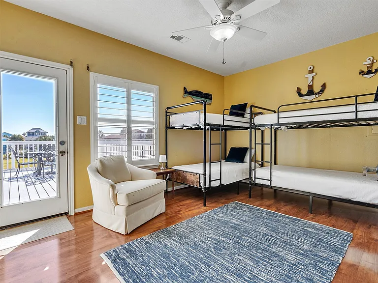 16627 Bayfront Dr — Photo 26