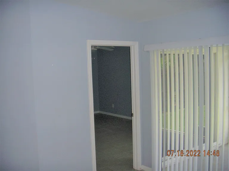 522 NE 24th Pl — Photo 10