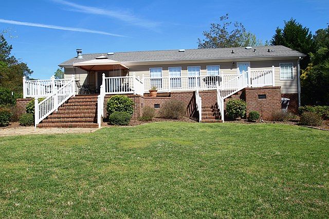 1st image of 641 Vincent Ln