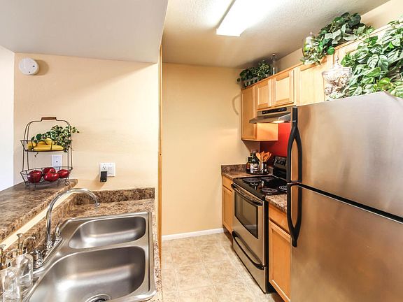 4th image of 2938 N 61st Pl Unit 132