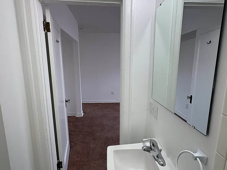 325 Summit Ave E #12 — Photo 12