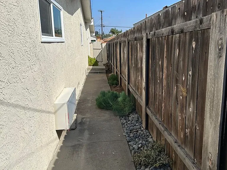 6642 Carthage St — Photo 17