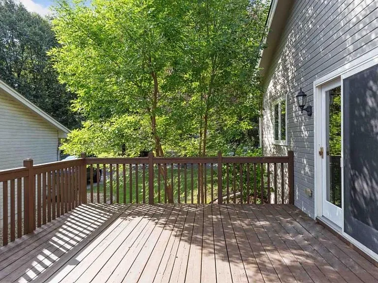 Great for hangouts and very spacious deck