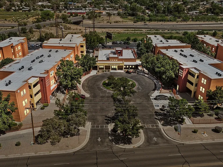 El Paseo Apartments — Photo 28