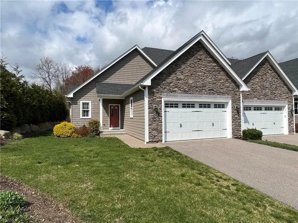 11 Wheeler Ln #A, Hope Valley, RI 02832