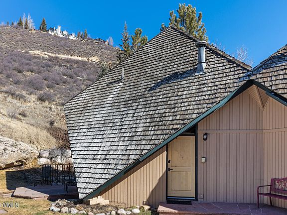 4th image of 1400 Lions Ridge Loop #A1