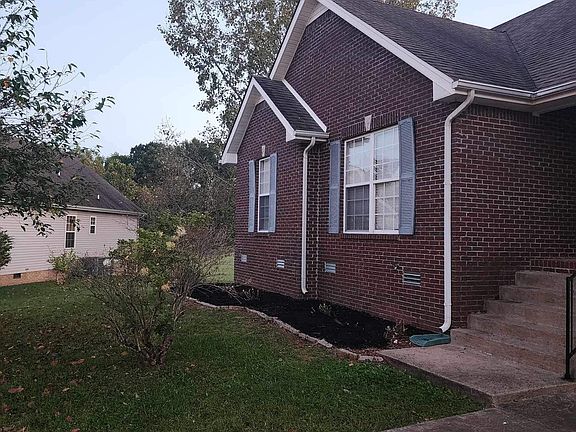 3rd image of 3325 Victoria Ct
