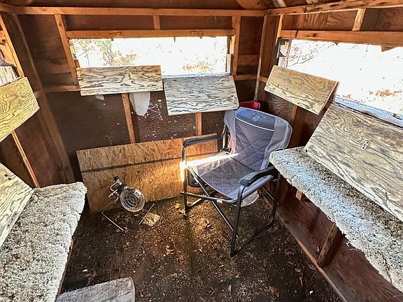 4th image of 11664 Revord Rd