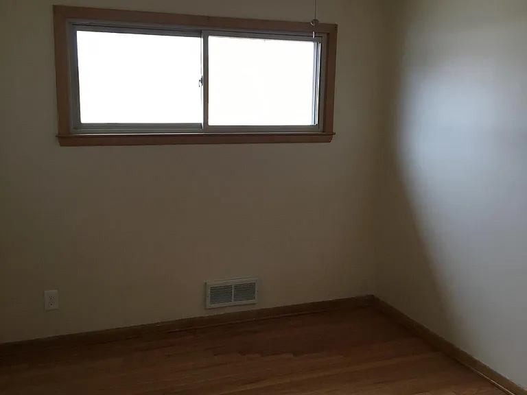 6457 W Kinnickinnic River Pkwy — Photo 6