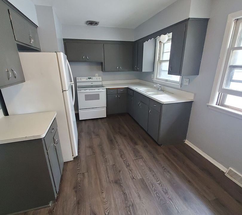 1st image of 5832-5834 N 93rd St