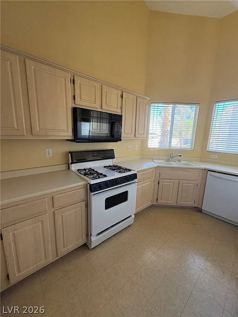 2 bed, 2.0 bath, 1013 sqft, $1,725 — Photo 3