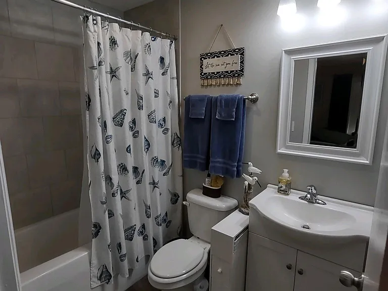 409 Dement St NE — Photo 75