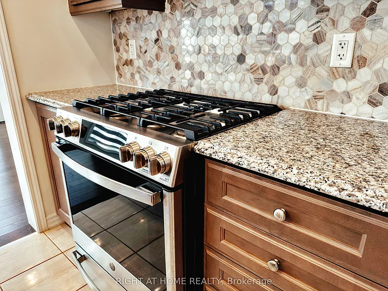 30 Boothill Dr — Photo 21