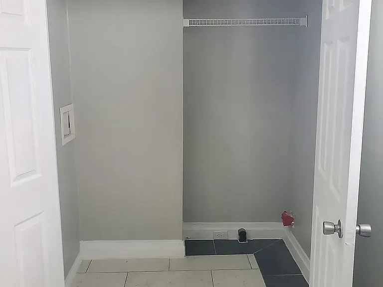 803 Woodlawn St — Photo 10