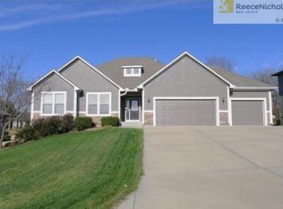 15268 Pine Rdg, Basehor, KS 66007