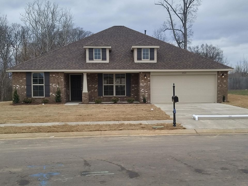 1st image of 2060 Woodridge Dr