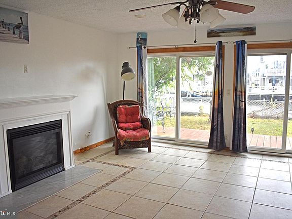 5th image of 20 W Dory Dr