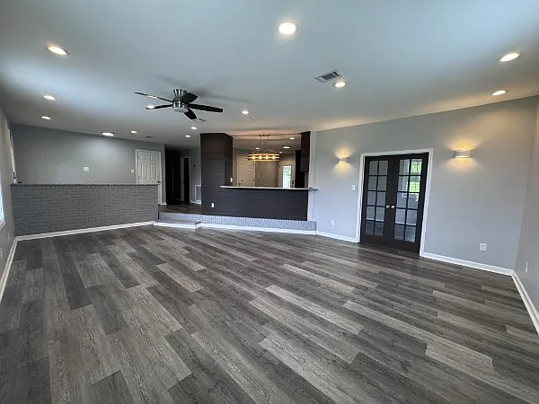 3 bed, 1824 sqft, $2,300 — Photo 4