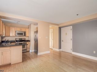 70 S Munn Ave APT 609, East Orange, NJ 07018