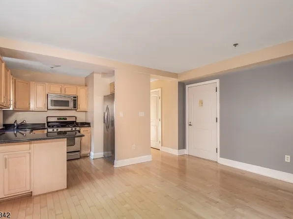 70 S Munn Ave #609, East Orange City, NJ 07018
