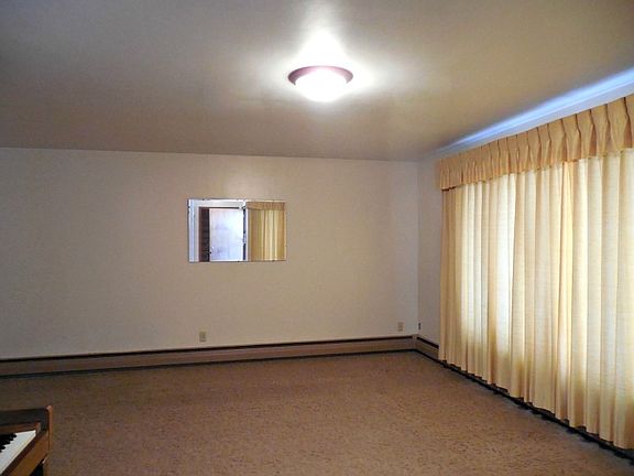 5th image of 1015 E Stanton St