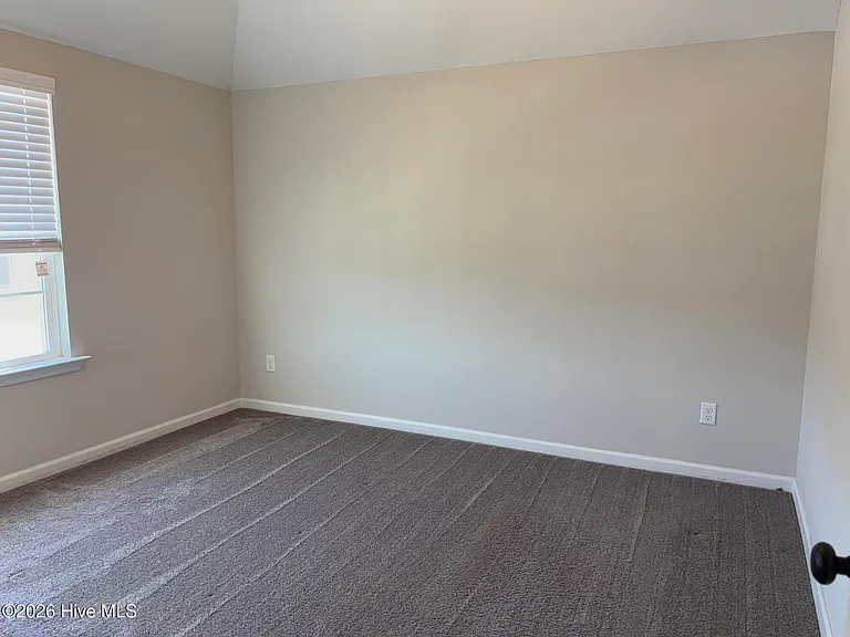 1210 Belgrove Dr — Photo 20