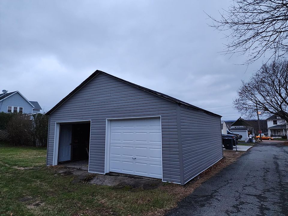 2nd image of 803 Jackson St