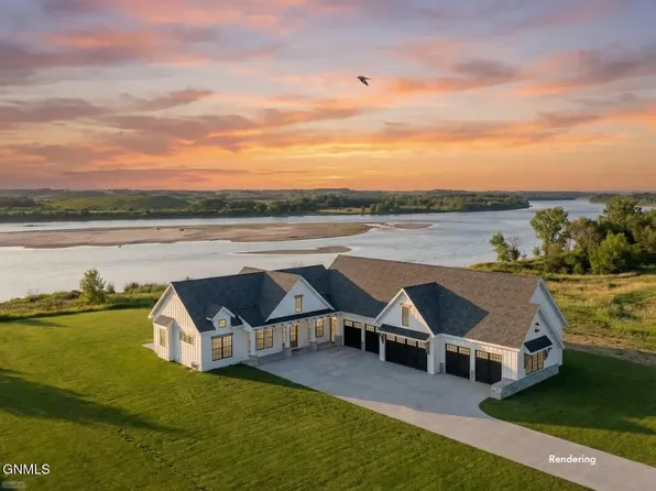 6224 Misty Waters Dr, Bismarck, ND 58503