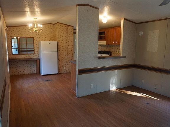 3rd image of 2625 Lincoln Dr