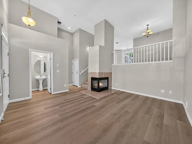 385 Race St — Photo 4