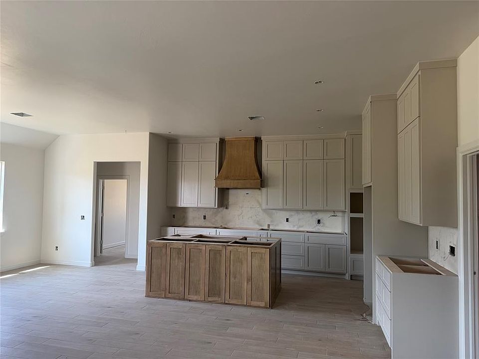 2nd image of 1103 Jozie Way