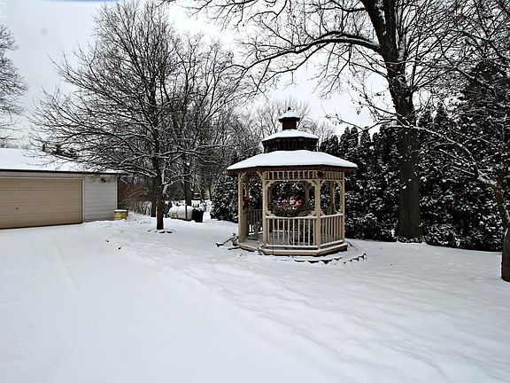 2nd image of 1830 Woodfield Blvd