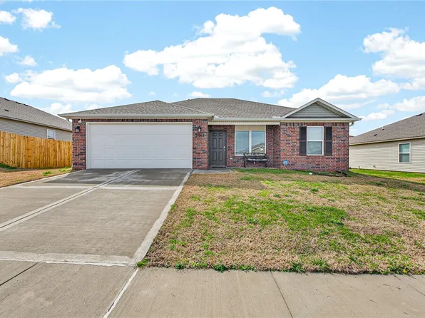 2961 W McLaren Dr, Fayetteville, AR 72704