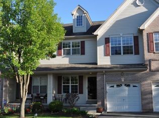 112 Raintree Xing, Hatfield, PA 19440